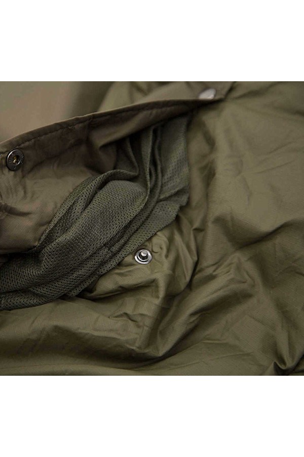 TROPEN - Taille M  : Sac de couchage 2 saisons ultra résistant - Zoom sur boutons pression moustiquaire - Marque CARINTHIA