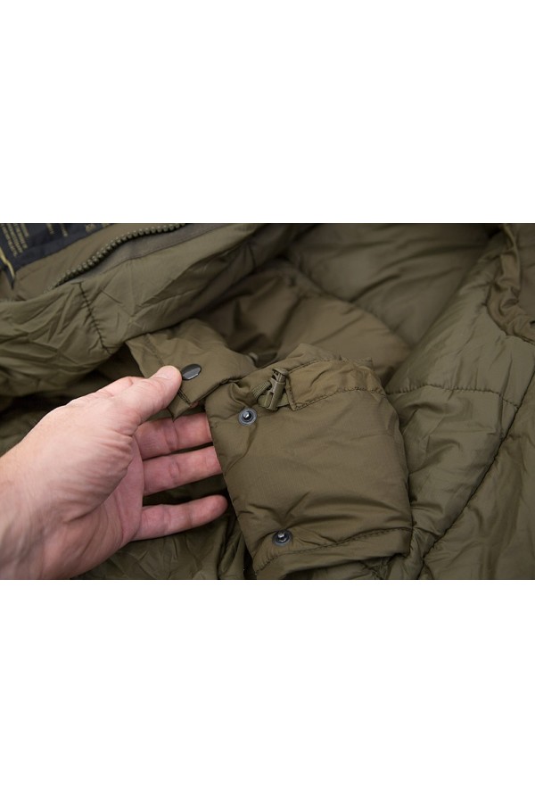 DEFENCE 6 : Sac de couchage 4 saisons ultra résistant - Zoom sur boutons pression - Marque CARINTHIA